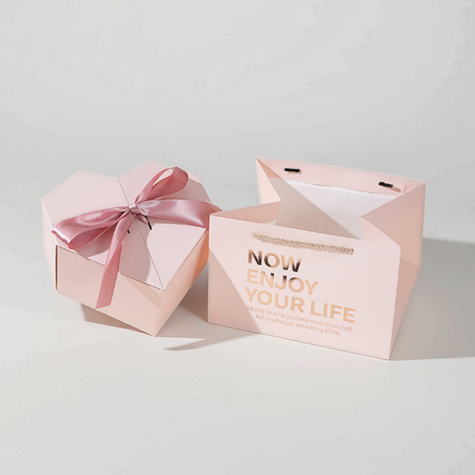 Heart-Shaped Multi-Color Jewelry Gift Box with Bag - view 2
